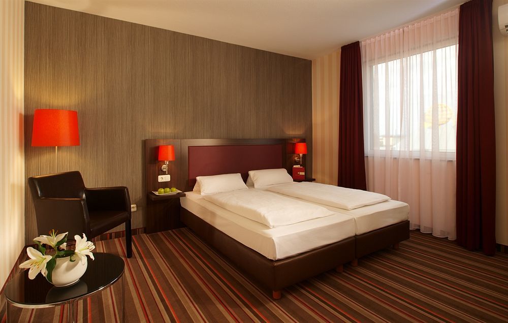 Leonardo Hotel Koeln Стая снимка